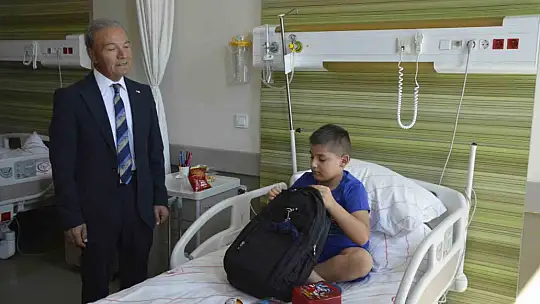 Hasta çocuklara kırtasiye desteği