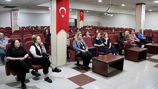 Hastane personeline 'Cilt Kanseri Farkındalık Eğitimi' verildi