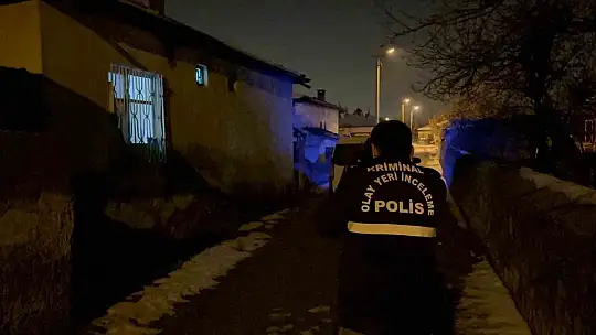 Hastanede 2 günlük bebeklerinin acı haberini aldılar