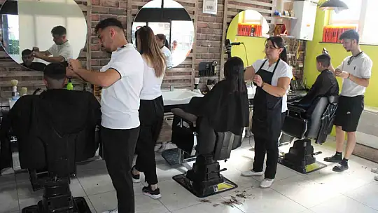 Haydi çocuklar muhtar tıraşına