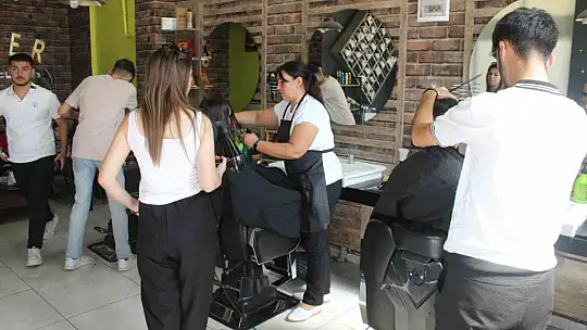 Haydi çocuklar muhtar tıraşına