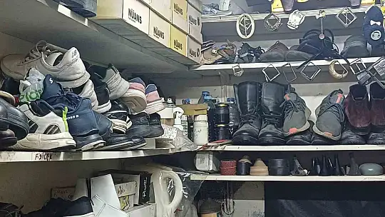 Hayırsever ayakkabı tamircisi