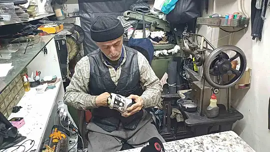 Hayırsever ayakkabı tamircisi