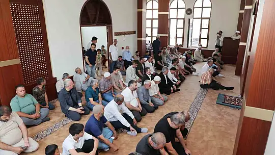 Hayrat Cami ibadete açıldı