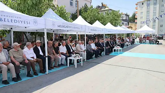 Hayrat Cami ibadete açıldı