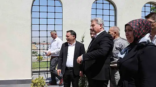 Hayrat Cami ibadete açıldı