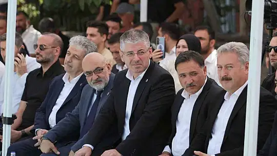 Hayrat Cami ibadete açıldı