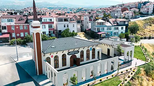 Hayrat Cami ibadete açıldı