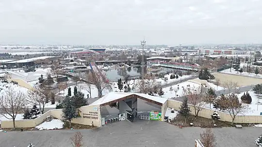 Hayvanat bahçesi misafirlerine kış desteği