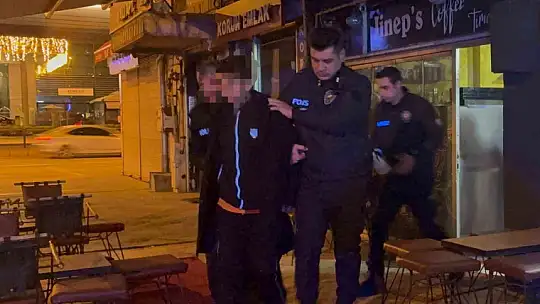 Hırsızlığın böylesi... Hırsızlık için girdiği kafede ısındı, yemek yedi