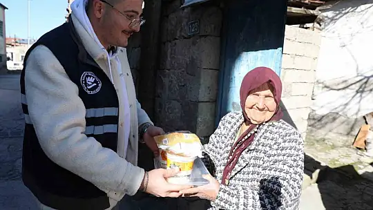 Hizmetleriyle gönüllerde taht kuran Başkan Çolakbayrakdar'a dualarla teşekkür