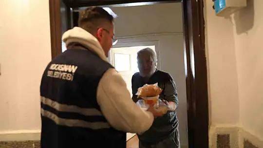 Hizmetleriyle gönüllerde taht kuran Başkan Çolakbayrakdar'a dualarla teşekkür