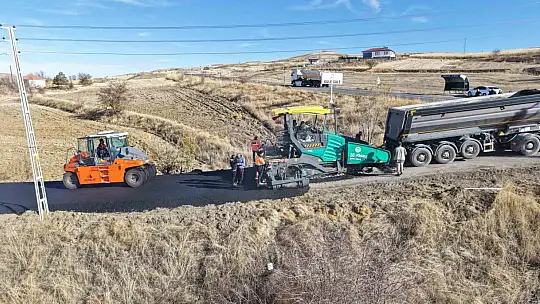 Höbek mahallesine 8 bin 600 tonluk sıcak asfalt