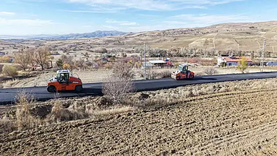 Höbek mahallesine 8 bin 600 tonluk sıcak asfalt