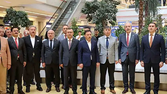 Hükümlü ve tutukluların el emekleri sergilendi