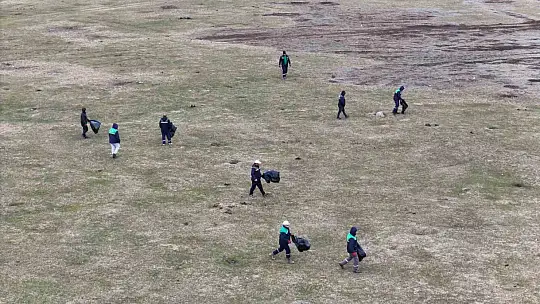 Hürmetçi'de sıcak asfalt, çevre temizliği ve yeşil alan atağı