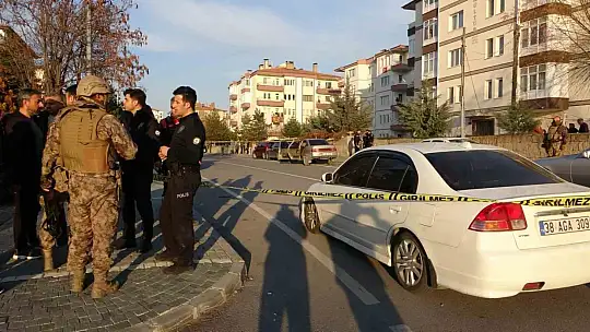 Husumetli gruplar arasında karakol çıkışında silahlı kavga: 4 yaralı