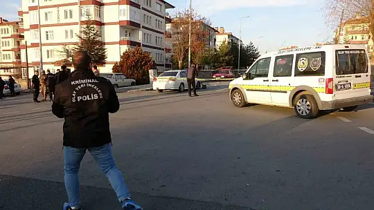 Husumetli gruplar arasında karakol çıkışında silahlı kavga: 4 yaralı