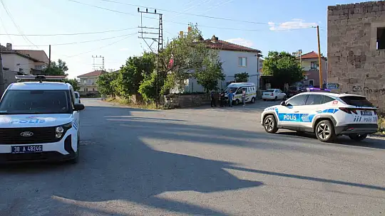 Husumetli iki grup arasında bıçaklı kavga: 1'i ağır 4 yaralı