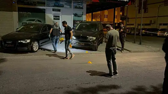 Husumetlileri, önce evini ve arabasını daha sonra dükkanını kurşunladı