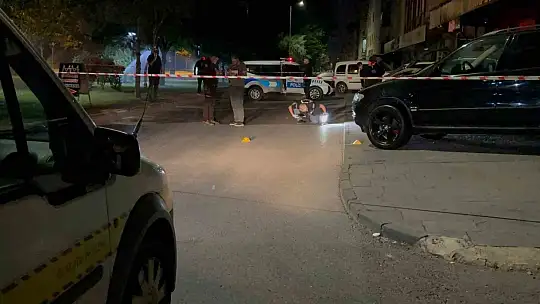 Husumetlileri, önce evini ve arabasını daha sonra dükkanını kurşunladı
