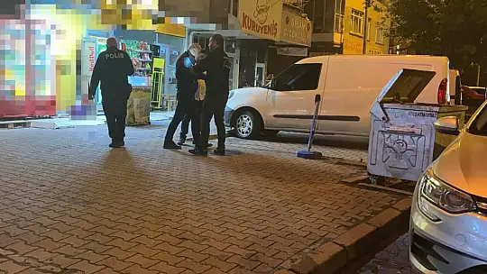 Husumetlisini bıçakladı, olay yerine yakın yerde yakalandı