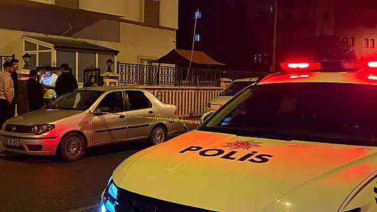 Husumetlisinin babasına ait otomobili kurşunladılar