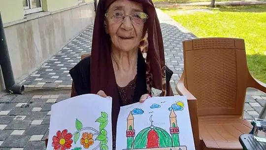 Huzurevi sakinleri lahana sarıp mantı sıktı