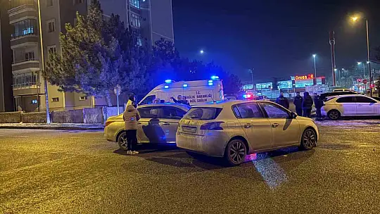 İki otomobil çarpıştı: 1 yaralı