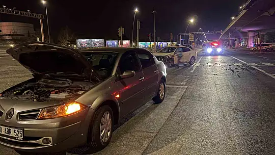 İki otomobil çarpıştı: 1 yaralı