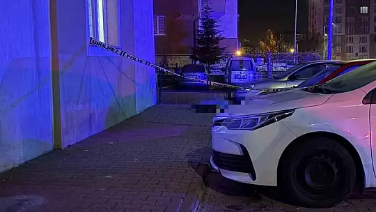 İkinci kattan düşen yaşlı kadın hayatını kaybetti