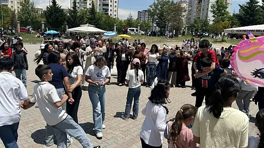 İlkokul öğrencileri 'Yaza Merhaba Şöleni' ile eğlendi