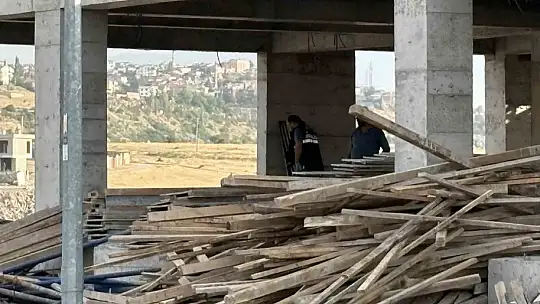 İnşaatta zemin kattan bodruma düşen işçi yaralandı