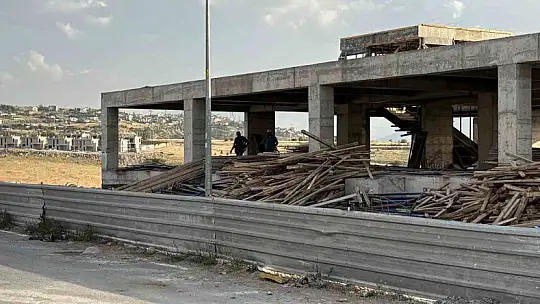 İnşaatta zemin kattan bodruma düşen işçi yaralandı