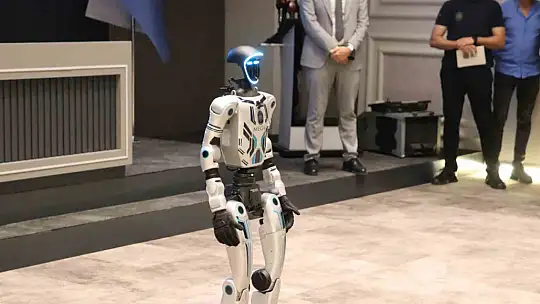 İnsansı robot belediyede işe girdi