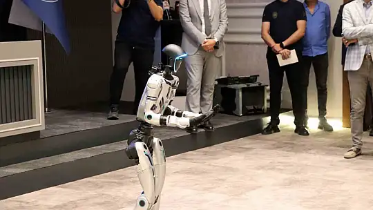 İnsansı robot belediyede işe girdi