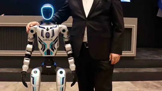 İnsansı robot belediyede işe girdi