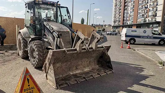 İş makinesi doğalgaz borusunu patlattı