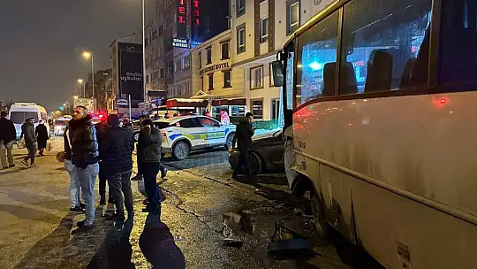 İşçi servisi ışıkta bekleyen 5 araca çarptı: 7 yaralı