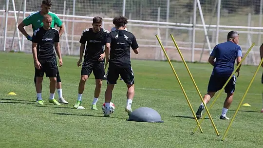İsmet Taşdemir: '3 oyuncuyu kadromuza kattık, 3 oyuncu daha transfer etmeyi düşünüyoruz'