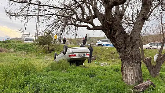 İzinsiz aldığı otomobille kaza yaptılar: 2 yaralı