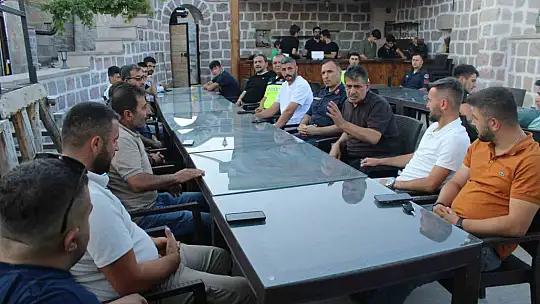Jandarma Ağırnaslı gençleri uyuşturucuya karşı bilgilendirdi