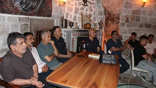 Jandarma Ağırnaslı gençleri uyuşturucuya karşı bilgilendirdi