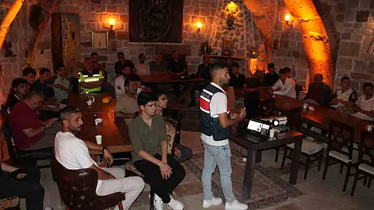 Jandarma Ağırnaslı gençleri uyuşturucuya karşı bilgilendirdi