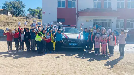 Jandarmadan öğrencilere trafik bilinci eğitimi