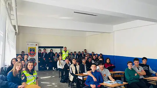 Jandarmadan öğrencilere trafik bilinci eğitimi
