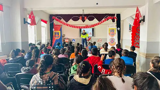 Jandarmadan öğrencilere trafik eğitimi