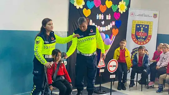 Jandarmadan öğrencilere trafik eğitimi