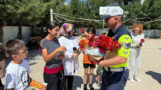 Jandarmadan öğrencilere trafik eğitimi