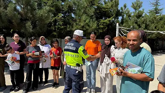 Jandarmadan öğrencilere trafik eğitimi